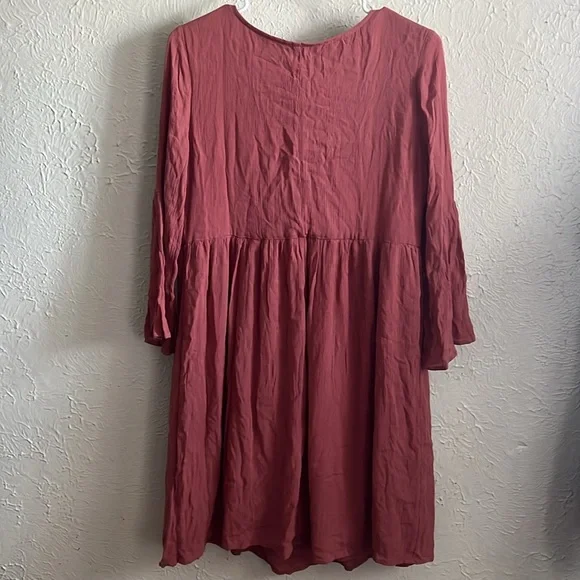 Lauren Conrad Maternity Shirred Shift Dress - Picture 3 of 4